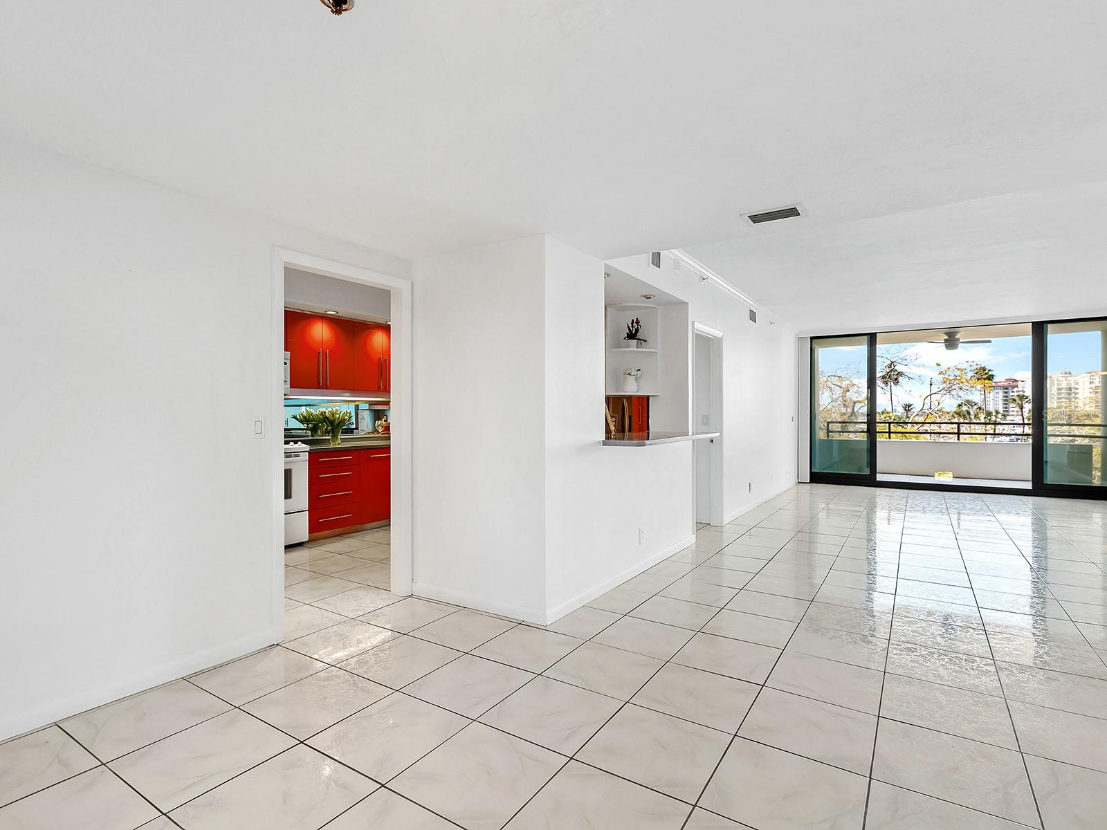 BAY PLAZA - Residential