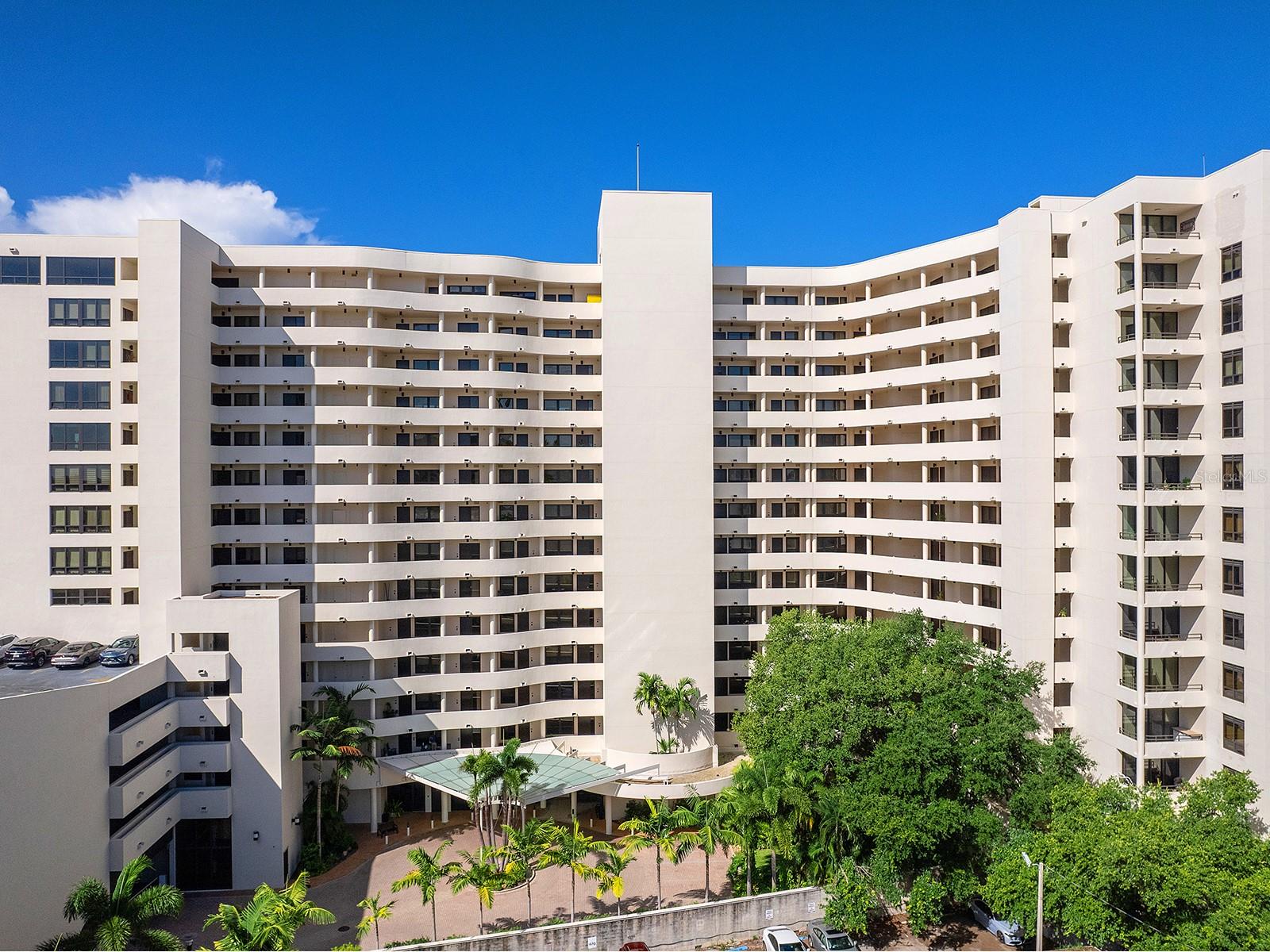 BAY PLAZA - Residential