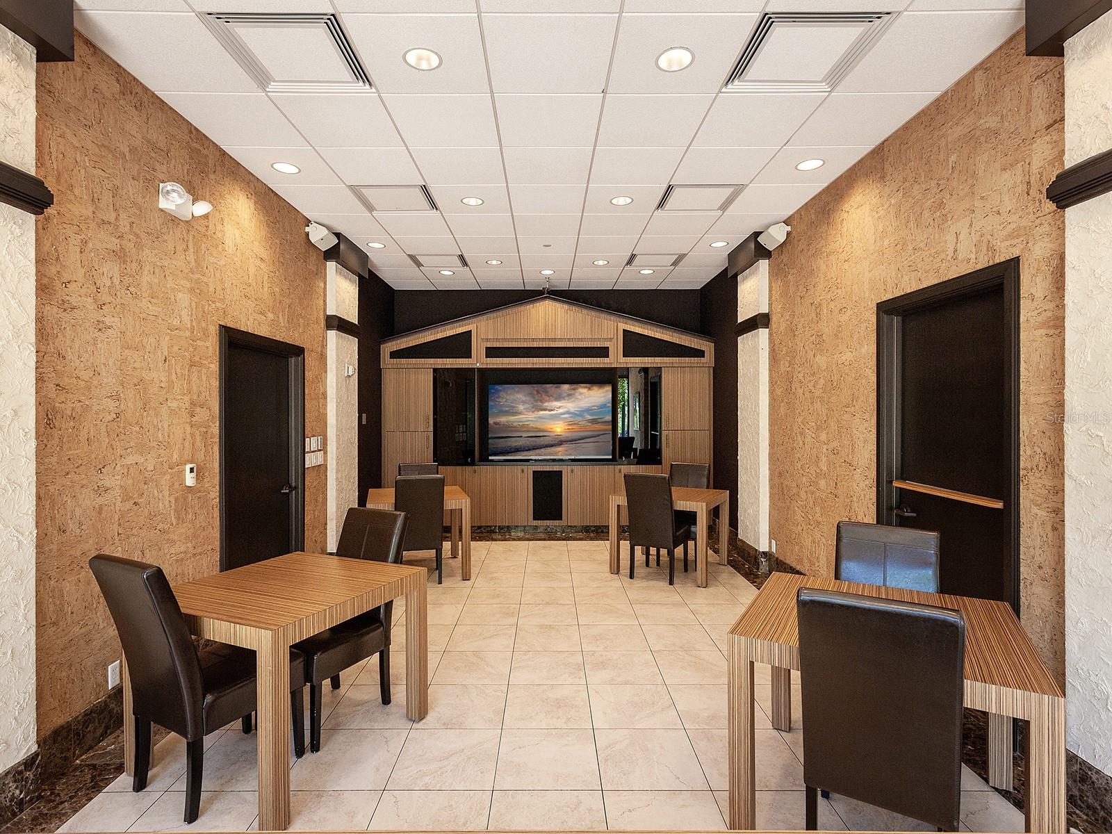 BAY PLAZA - Residential