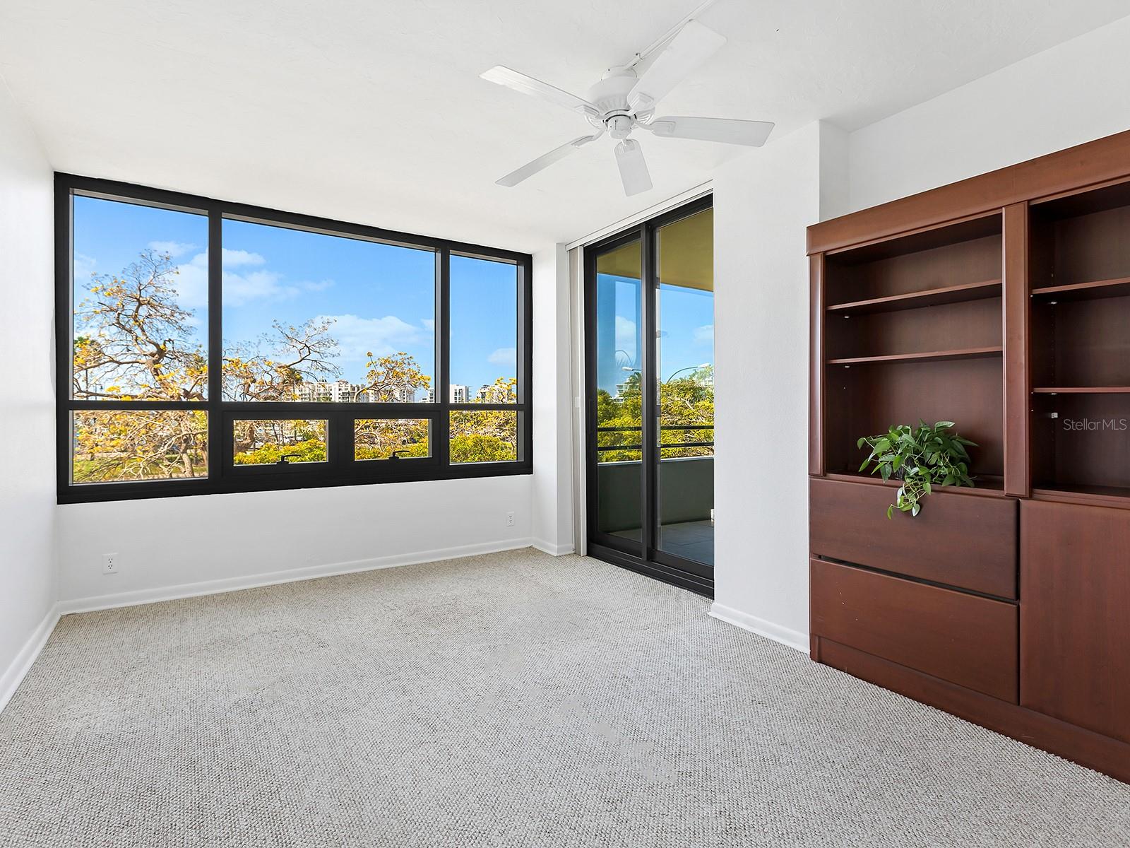 BAY PLAZA - Residential