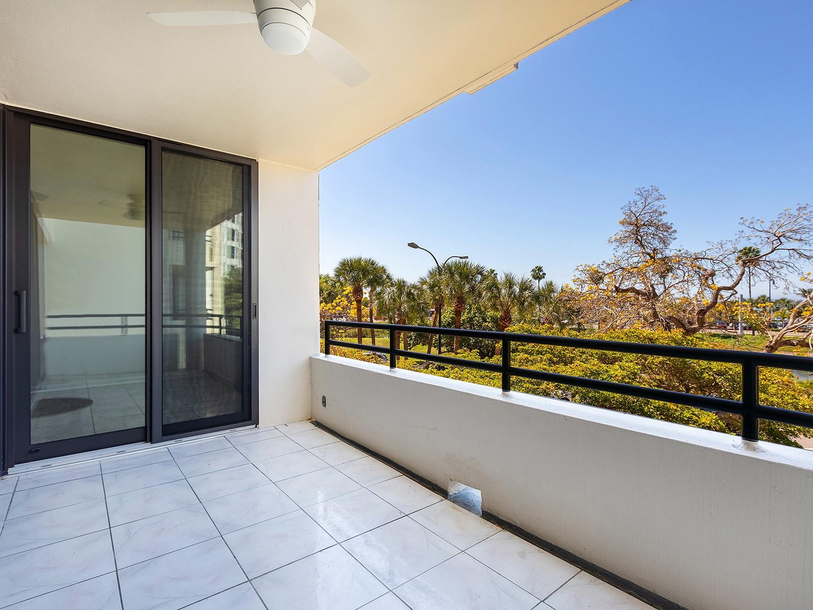 BAY PLAZA - Residential