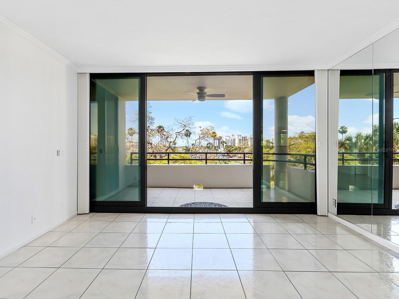 BAY PLAZA - Residential