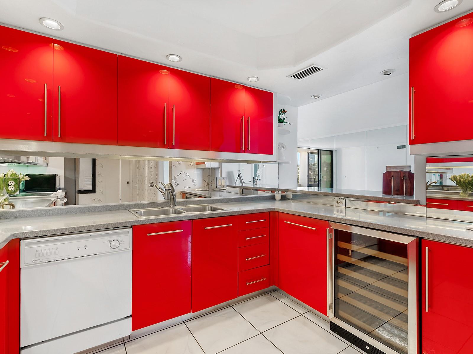 BAY PLAZA - Residential