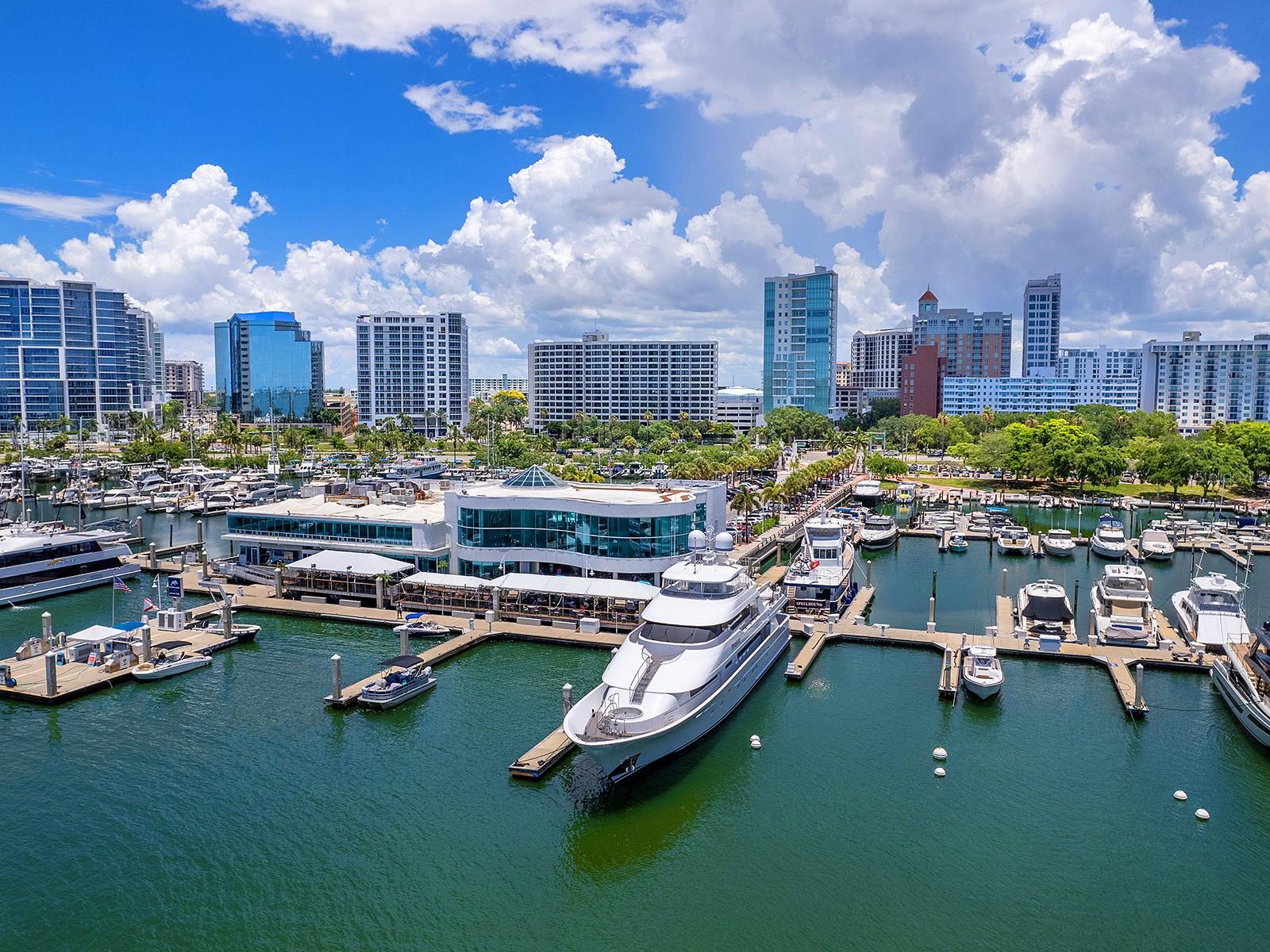 BAY PLAZA - Residential