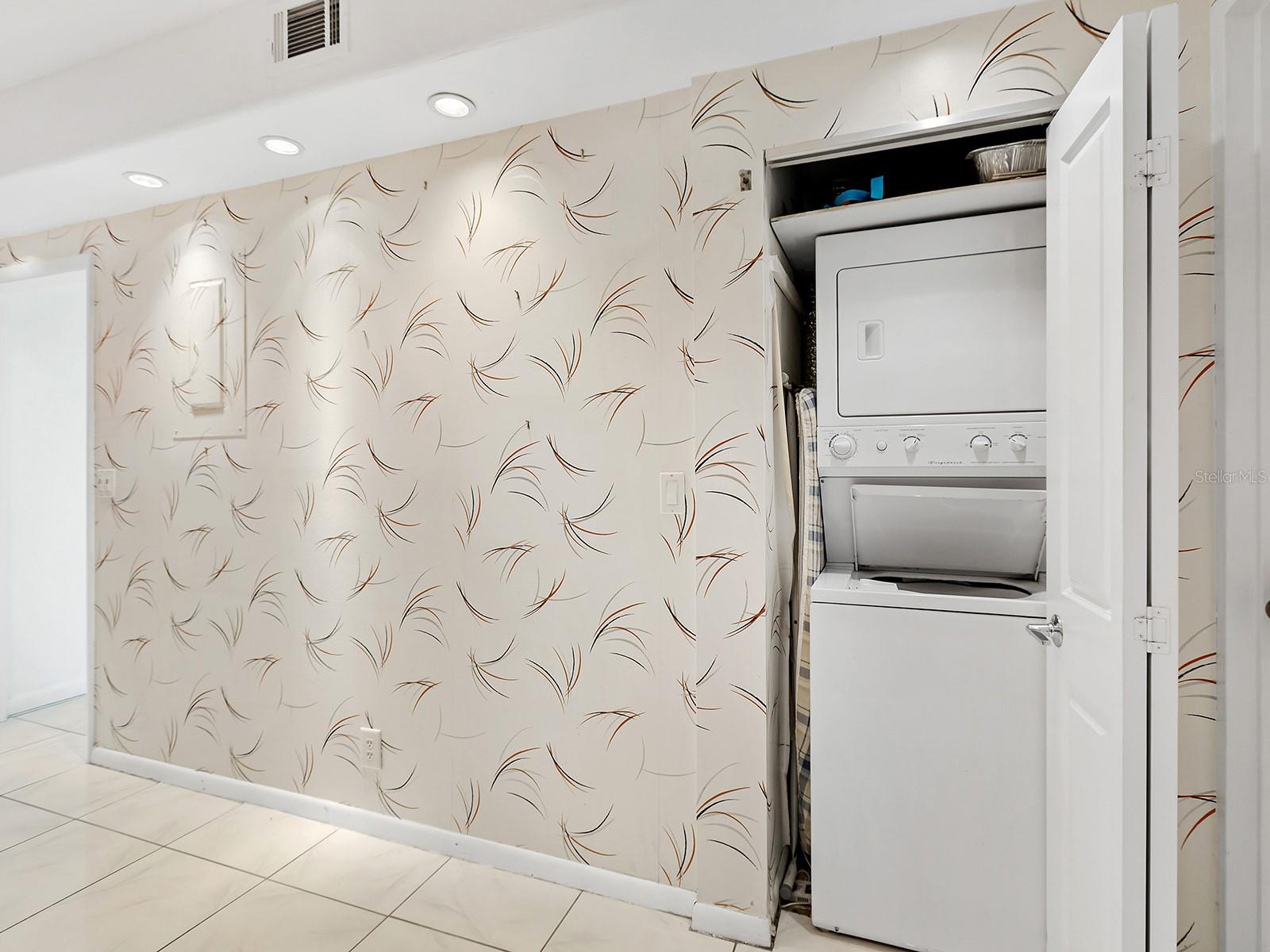 BAY PLAZA - Residential