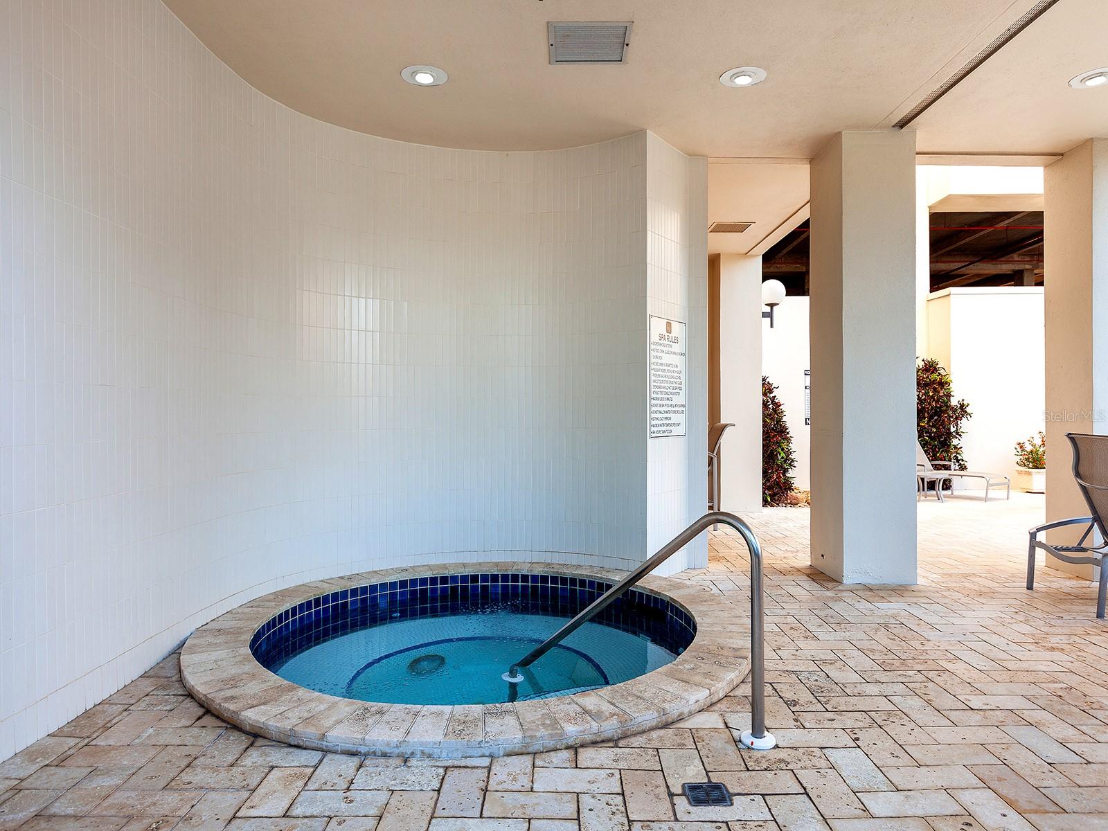 BAY PLAZA - Residential