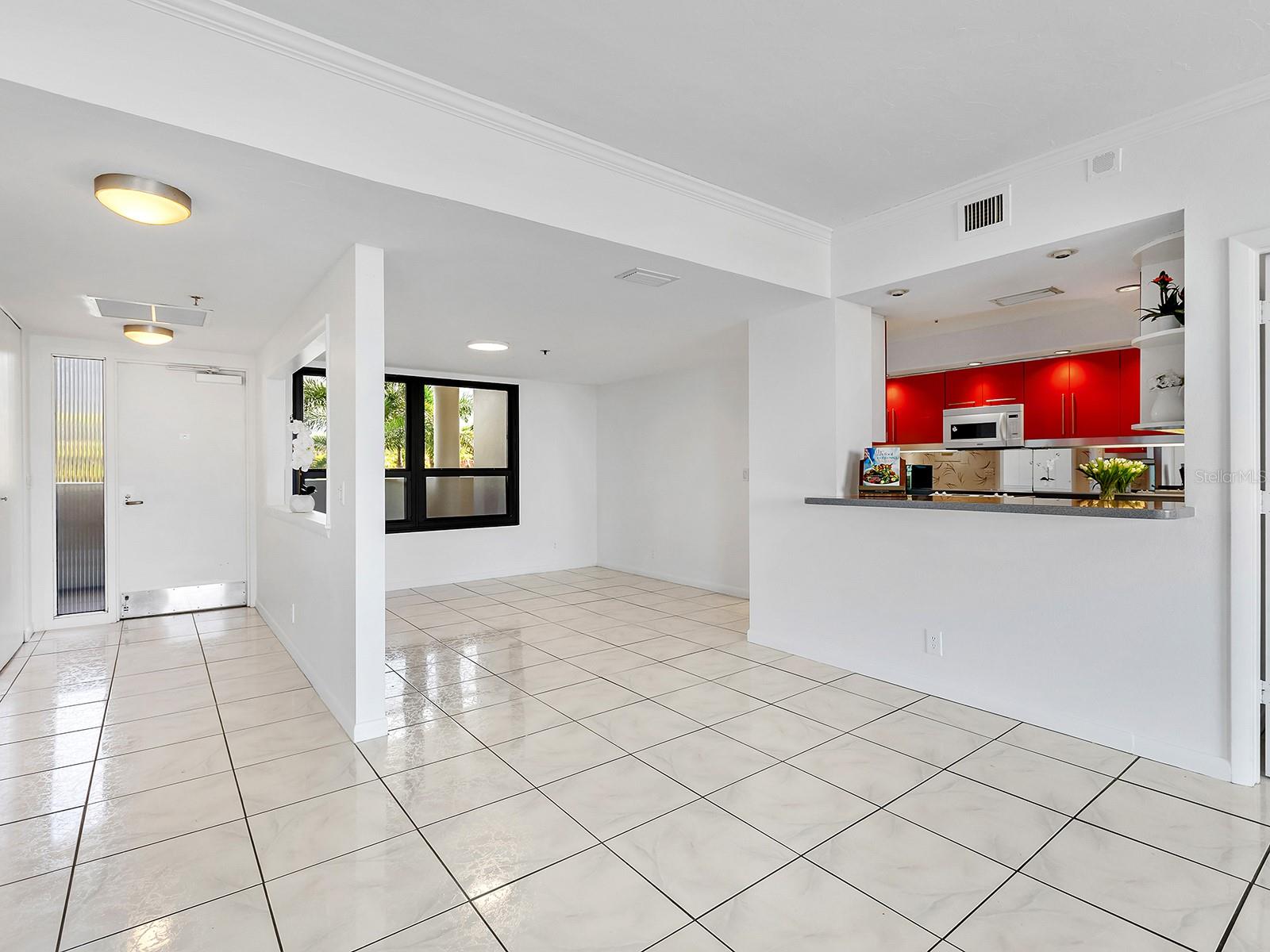 BAY PLAZA - Residential