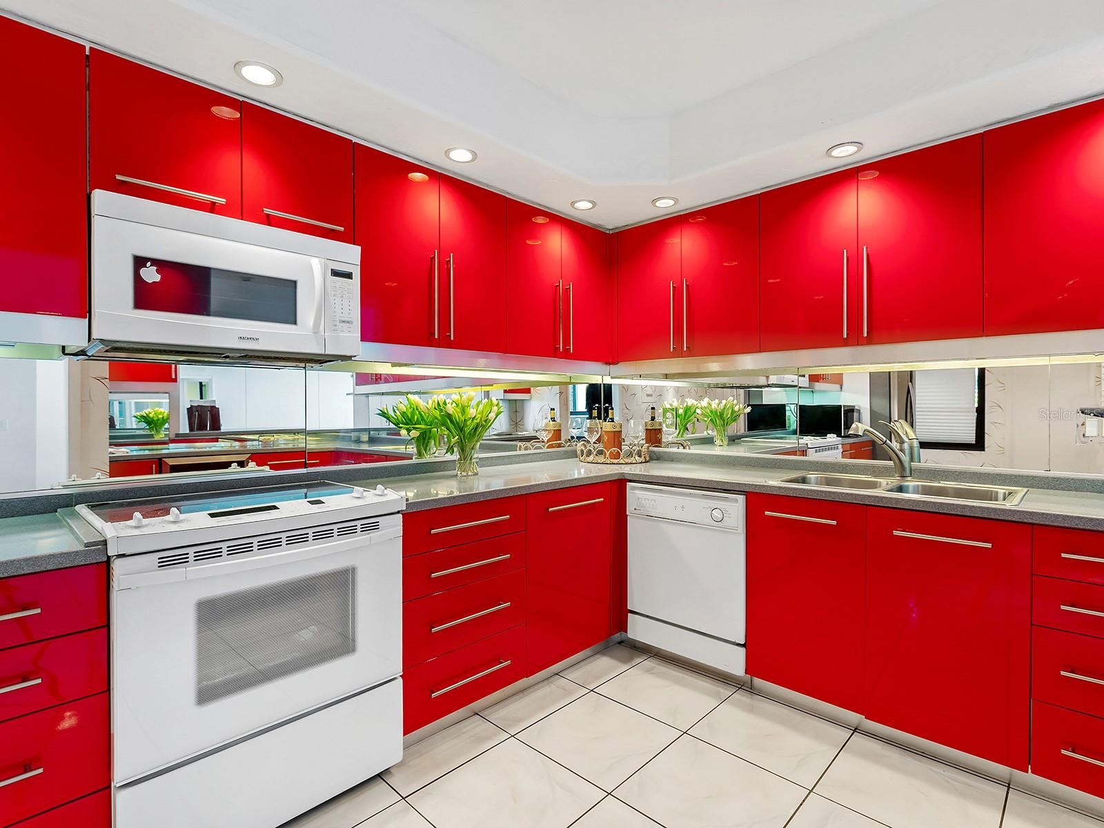 BAY PLAZA - Residential