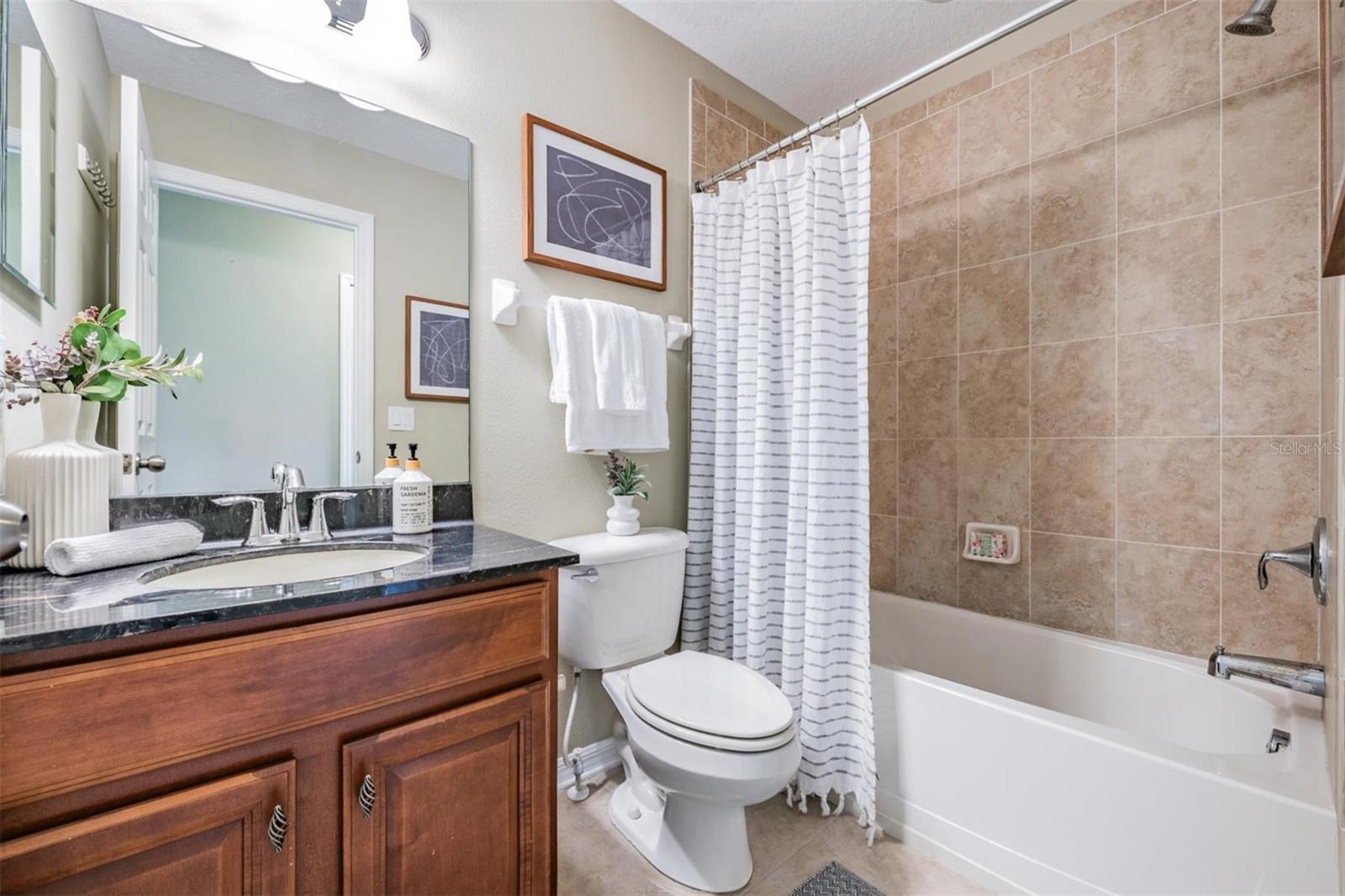 SOUTH HAMPTON - Residential