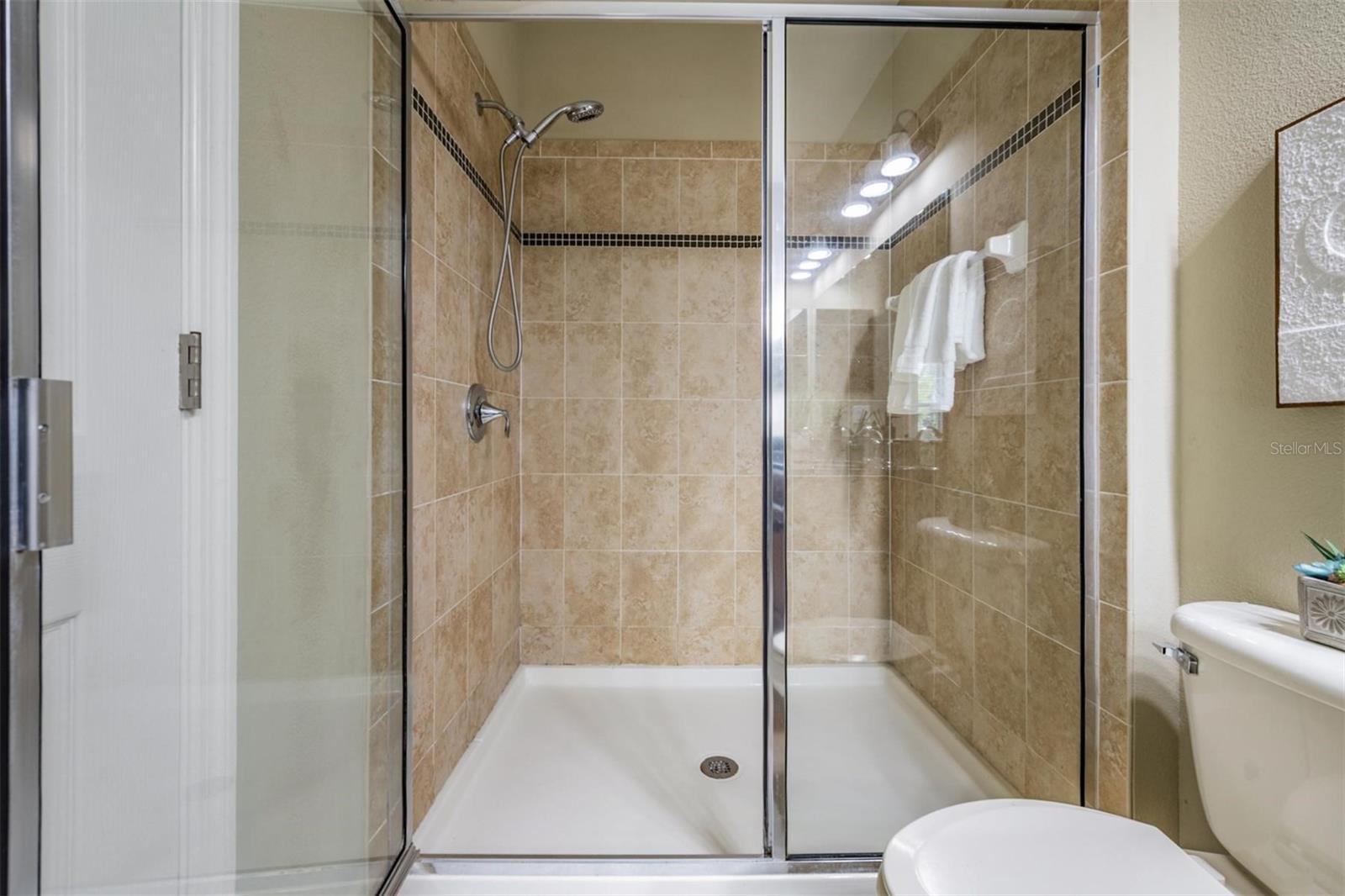 SOUTH HAMPTON - Residential