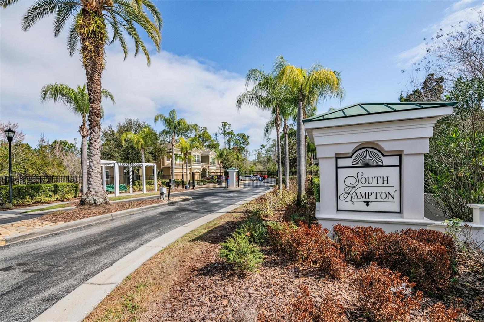 SOUTH HAMPTON - Residential