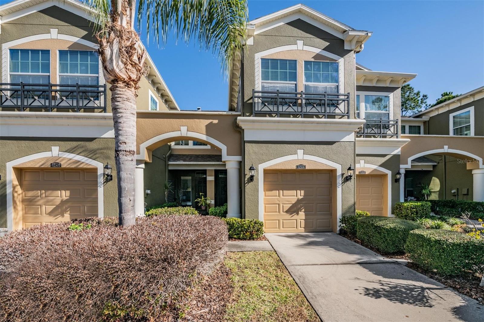 SOUTH HAMPTON - Residential