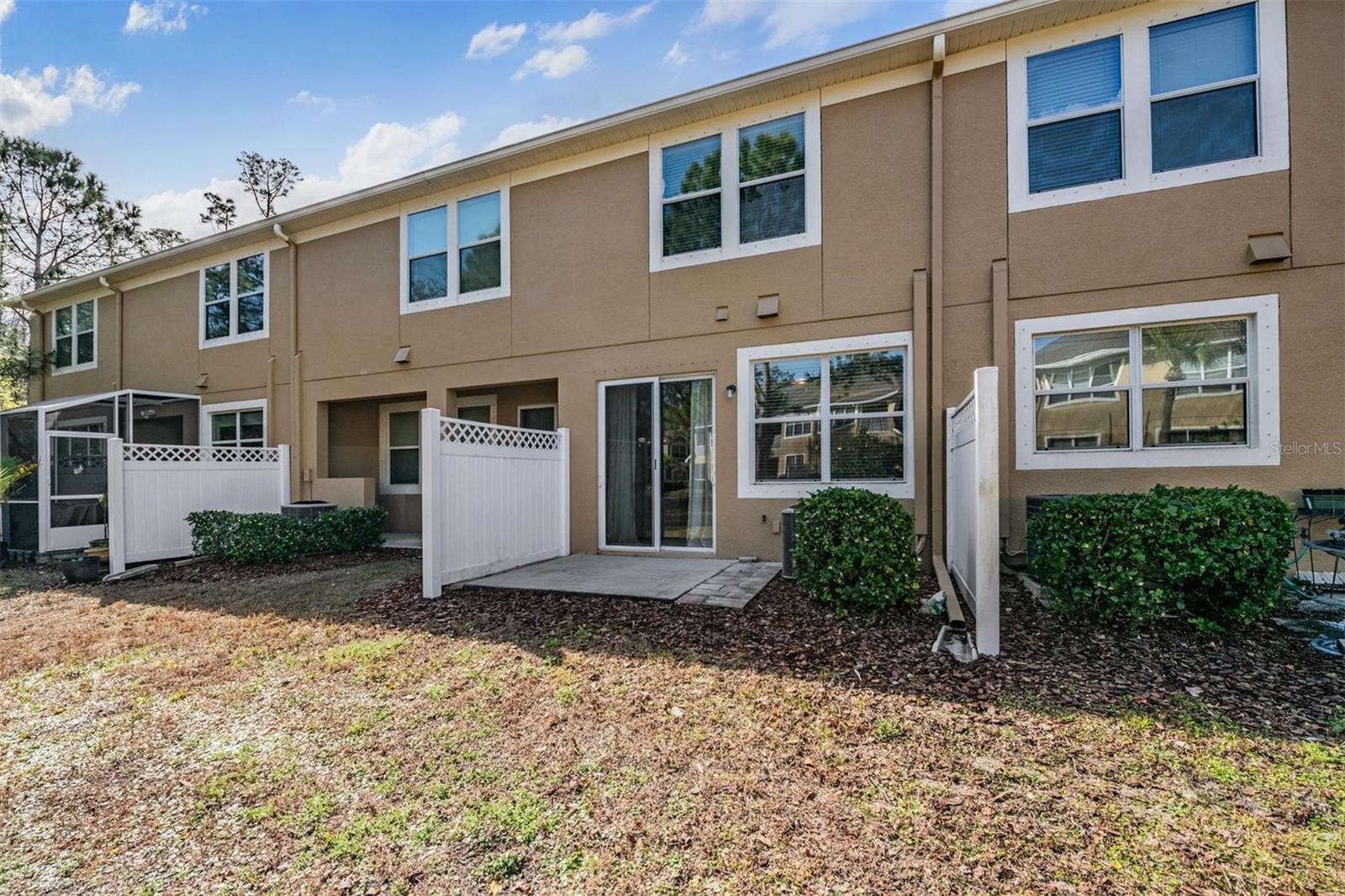 SOUTH HAMPTON - Residential