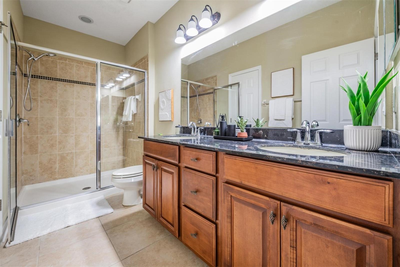 SOUTH HAMPTON - Residential