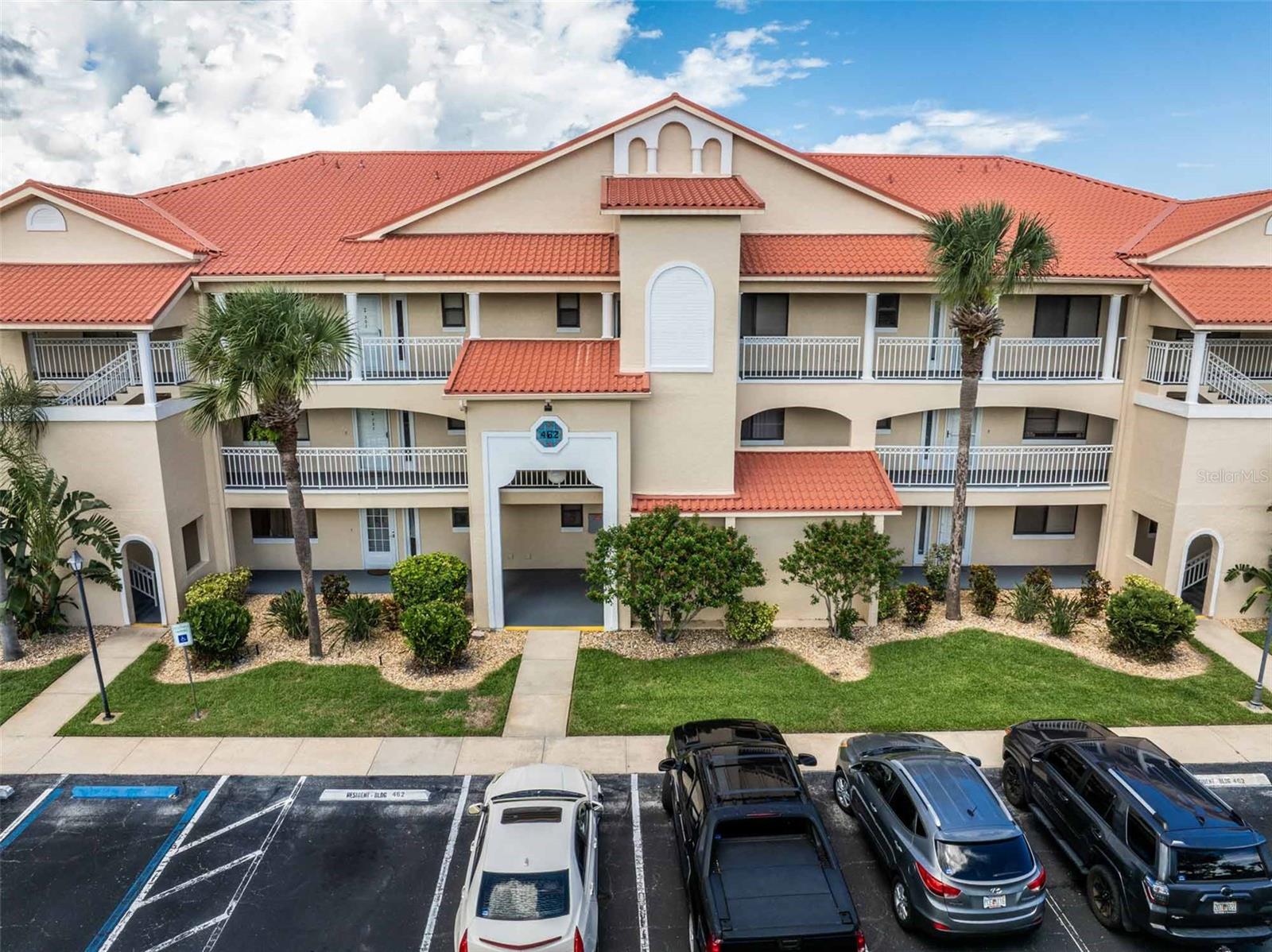 462 BOUCHELLE DRIVE 104
