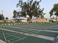 HOLIDAY PARK - Land