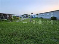 HOLIDAY PARK - Land
