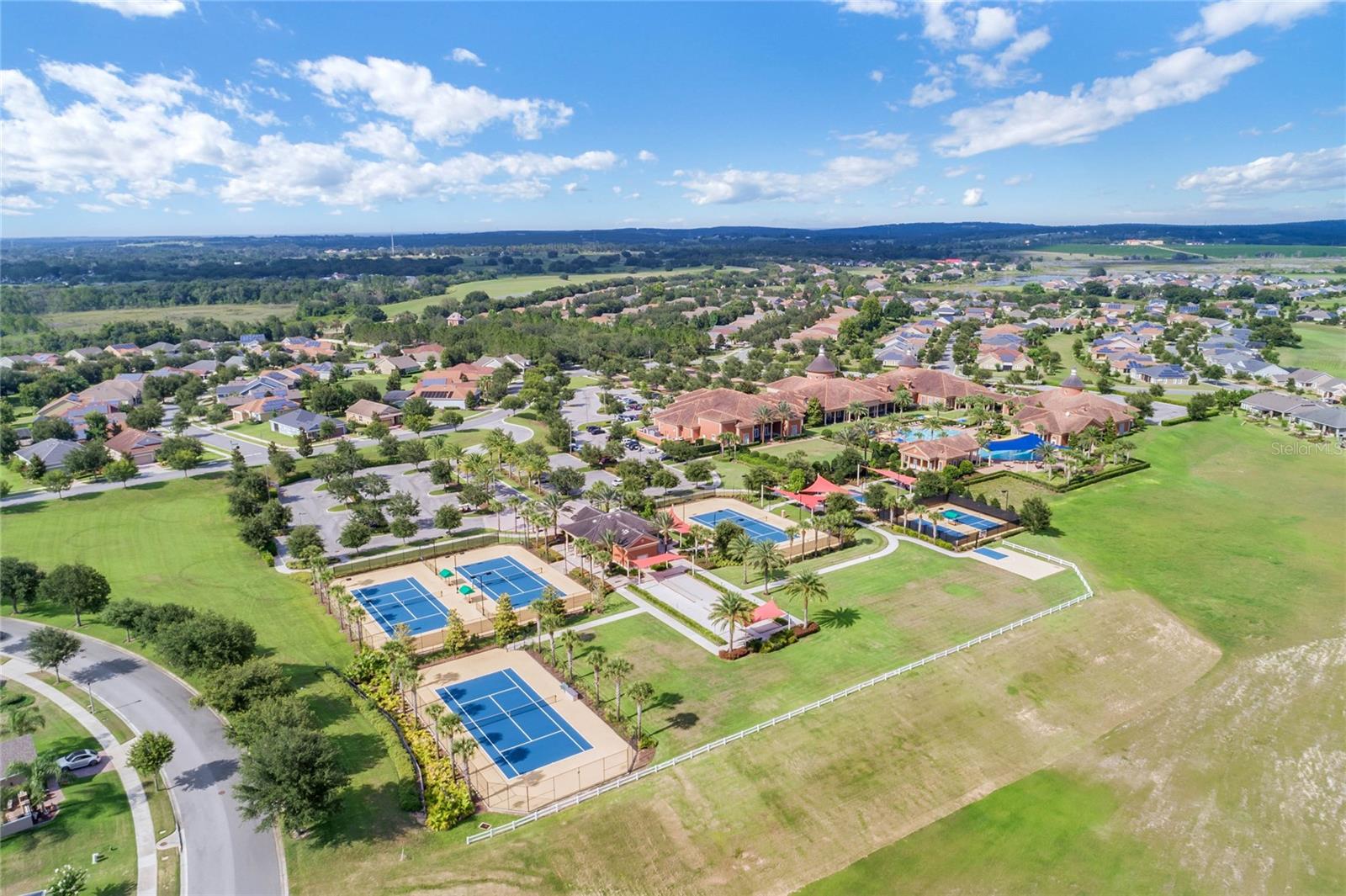 CASCADES/GROVELAND PH 2 & 3 RE - Residential