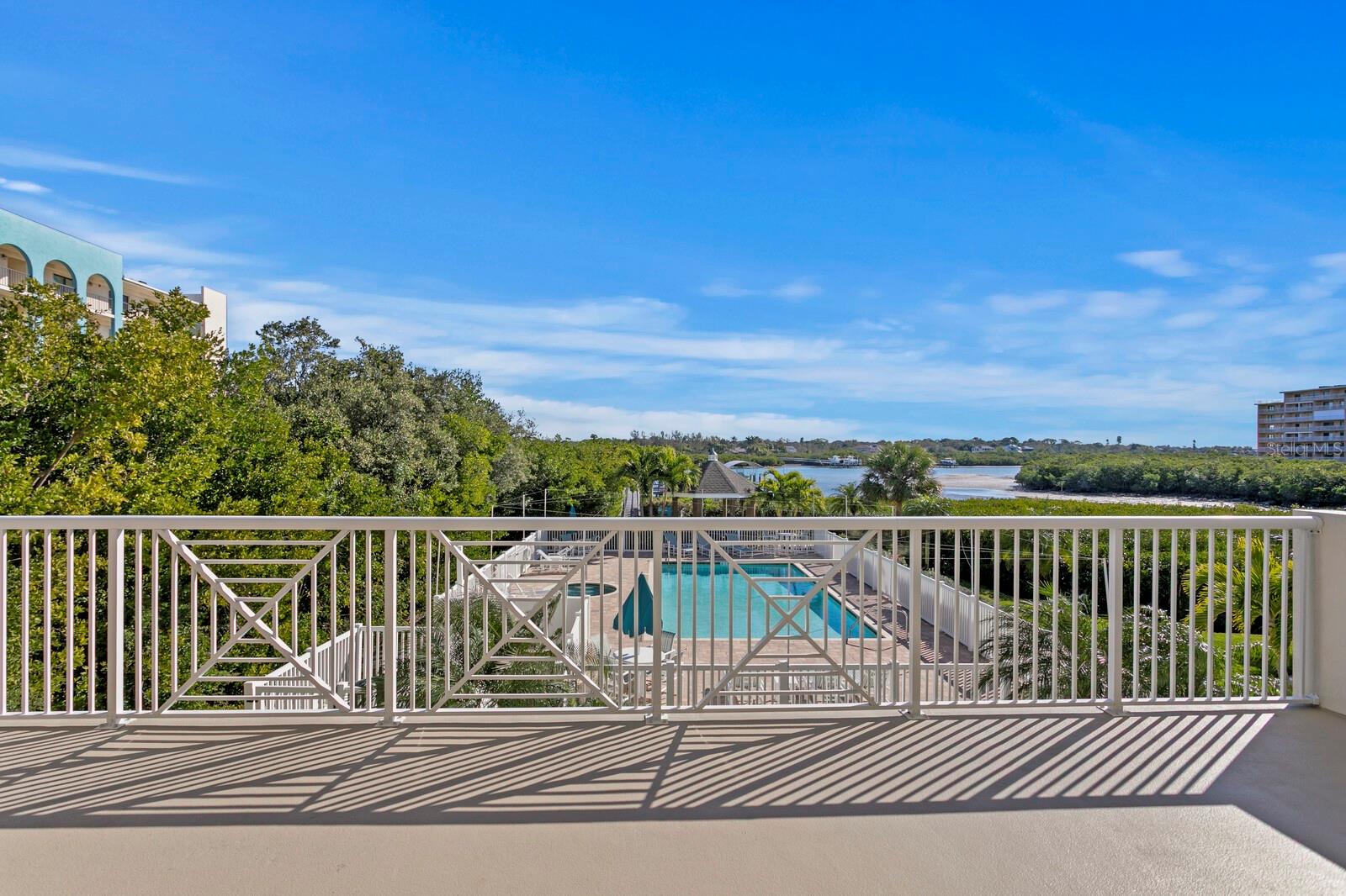 DOLPHIN KEY CONDO - Residential