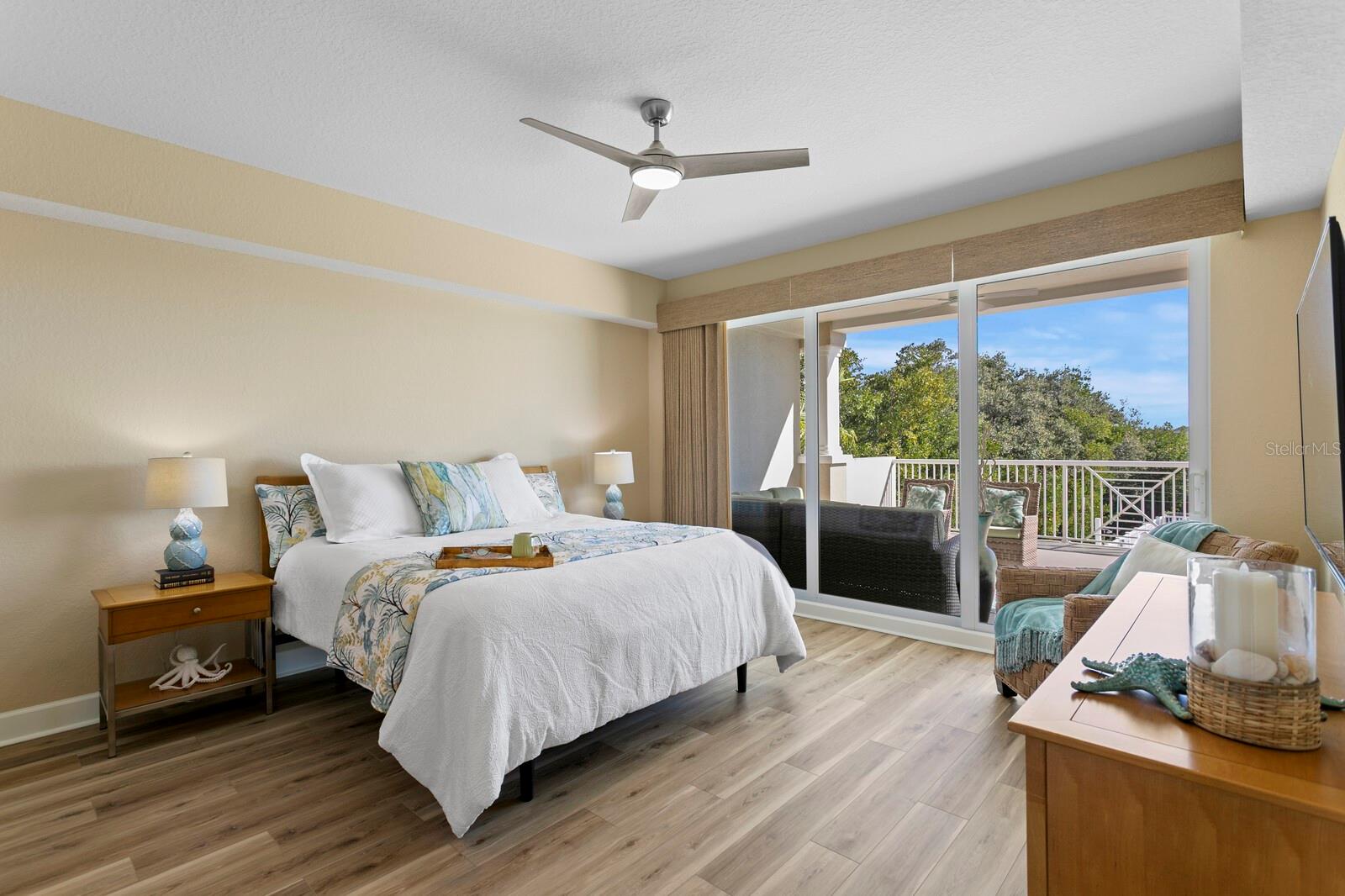 DOLPHIN KEY CONDO - Residential