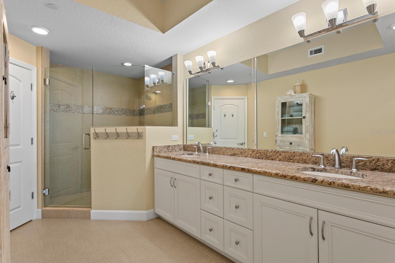 DOLPHIN KEY CONDO - Residential