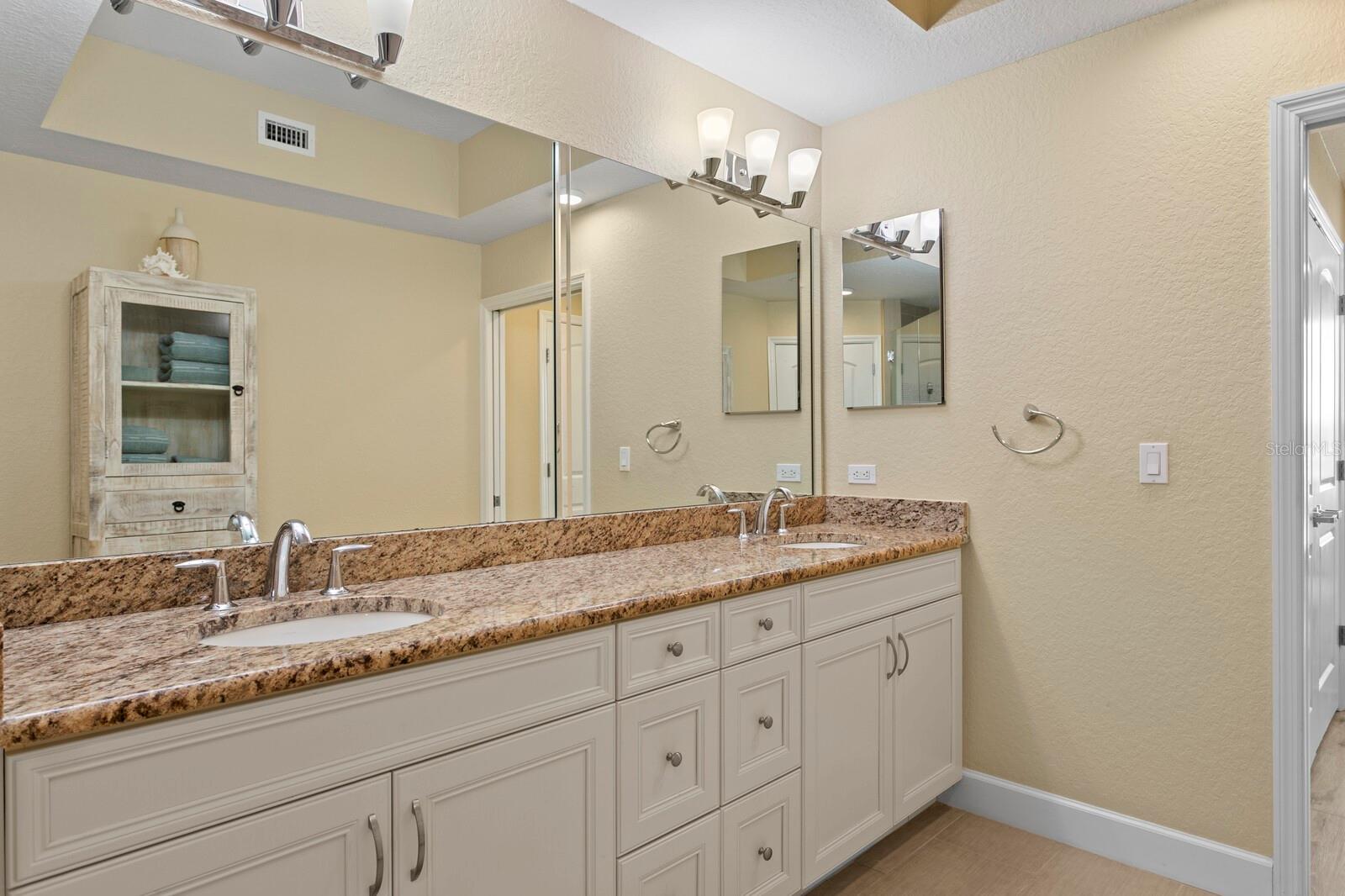 DOLPHIN KEY CONDO - Residential