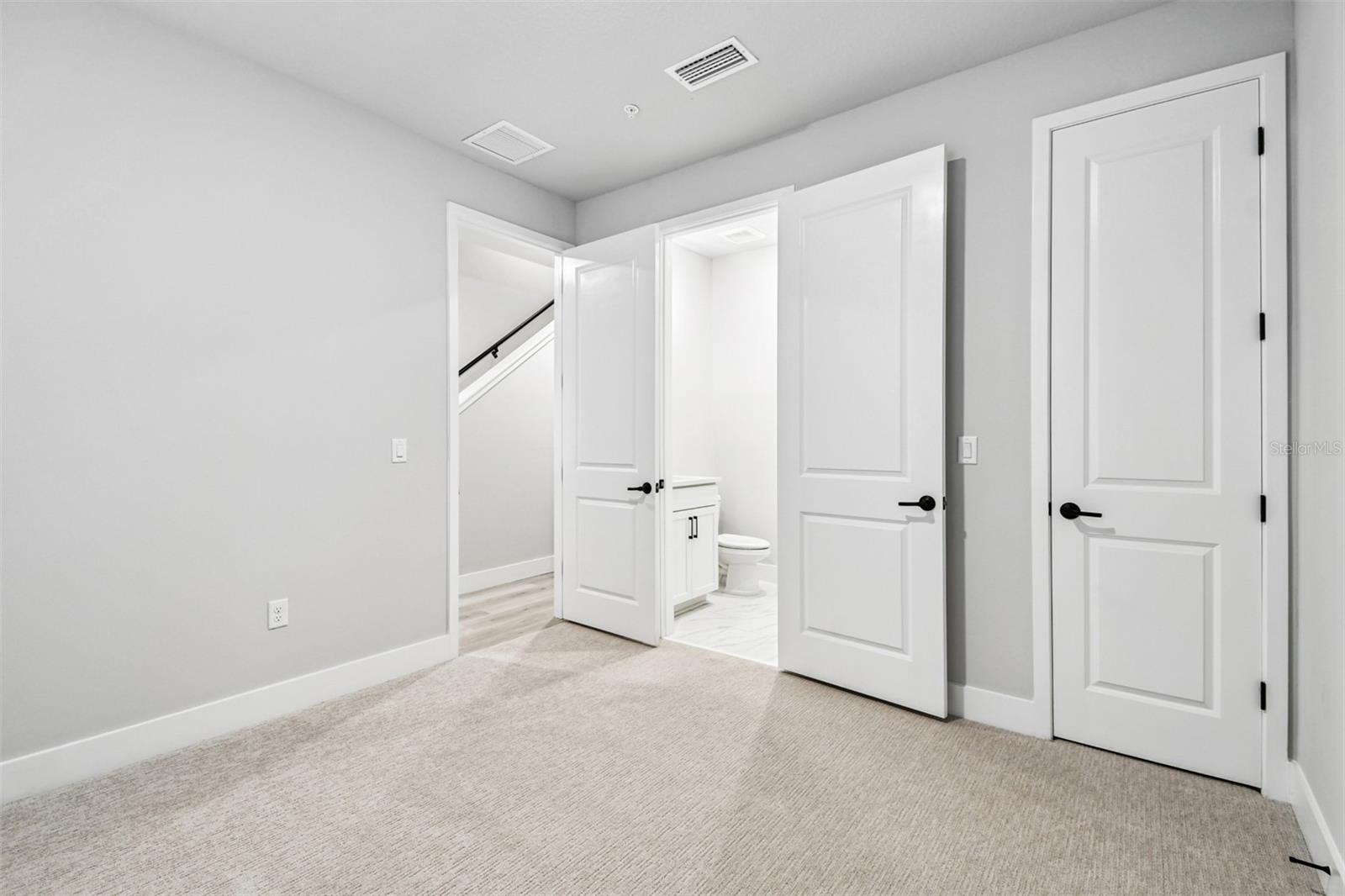 TOWNS AT UNION - Residential