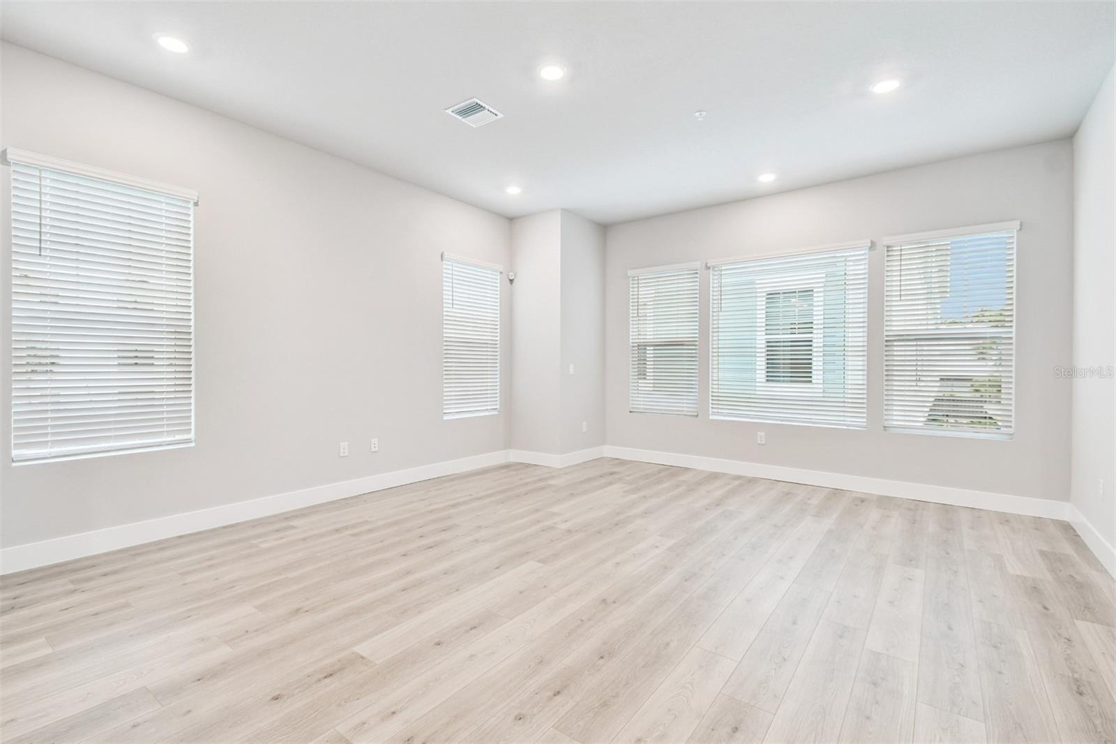 TOWNS AT UNION - Residential