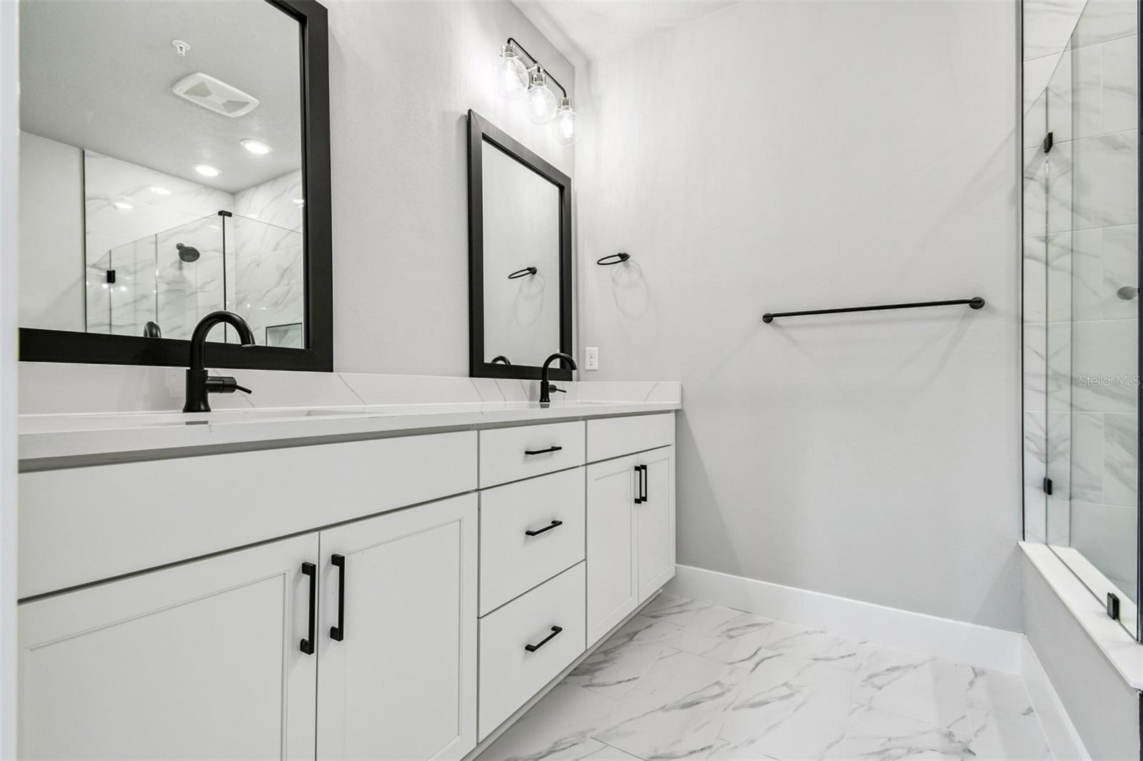 TOWNS AT UNION - Residential