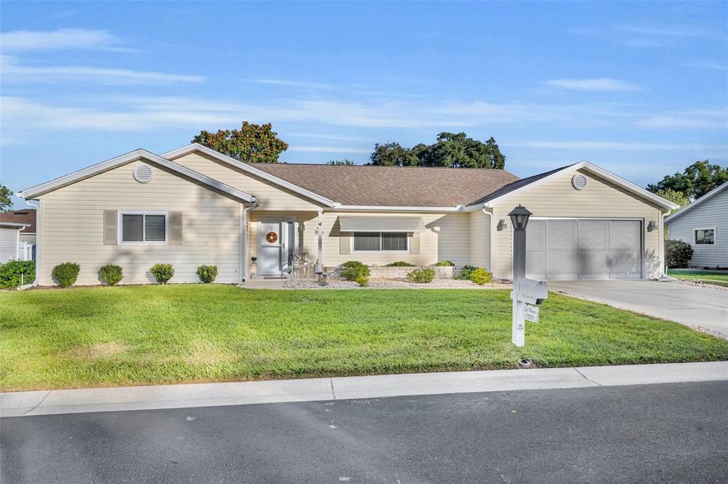 Photo of 13781 SW 112th Terrace, Dunnellon, FL 34432 (MLS # TB8447483)