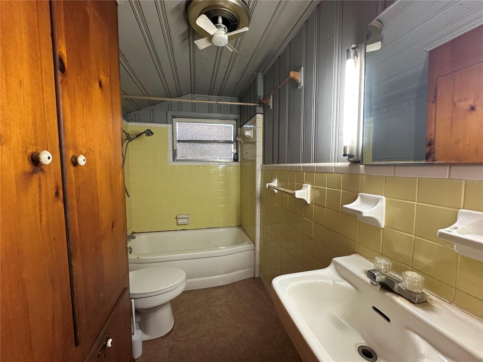 CARLTON & MCEWEN - Residential