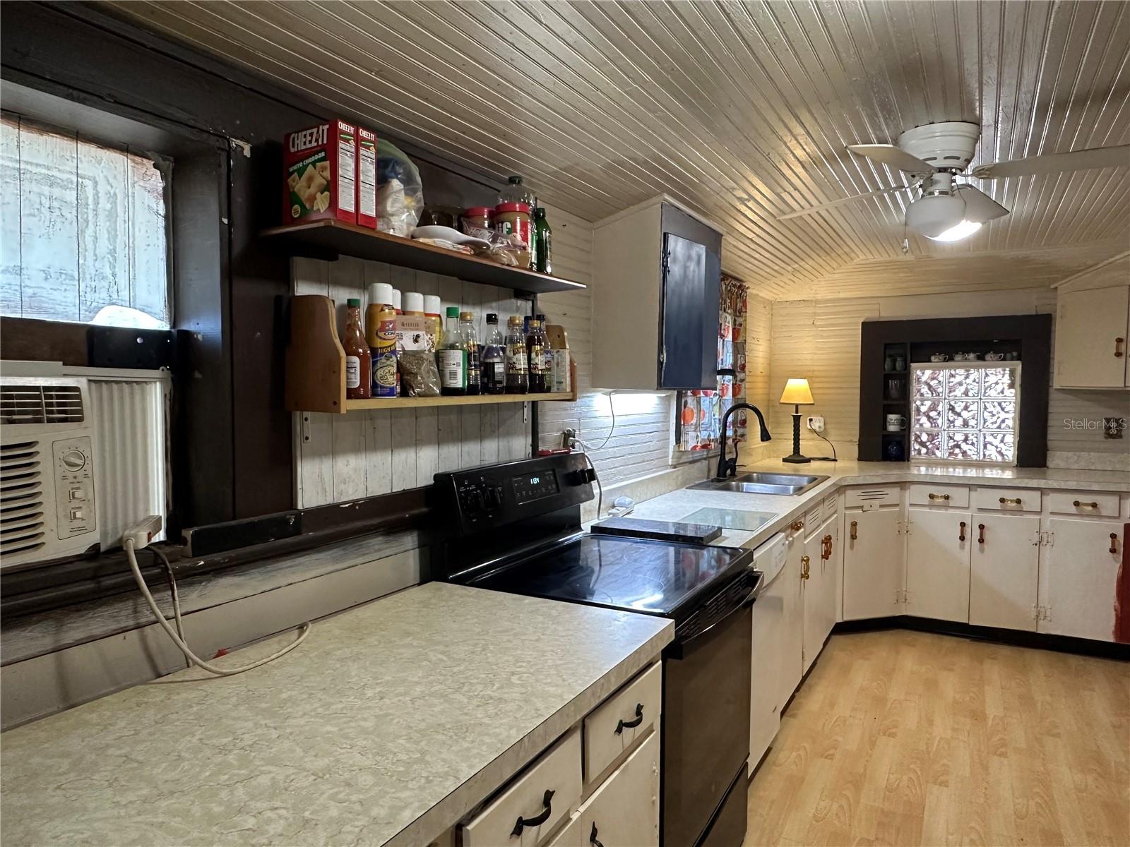 CARLTON & MCEWEN - Residential