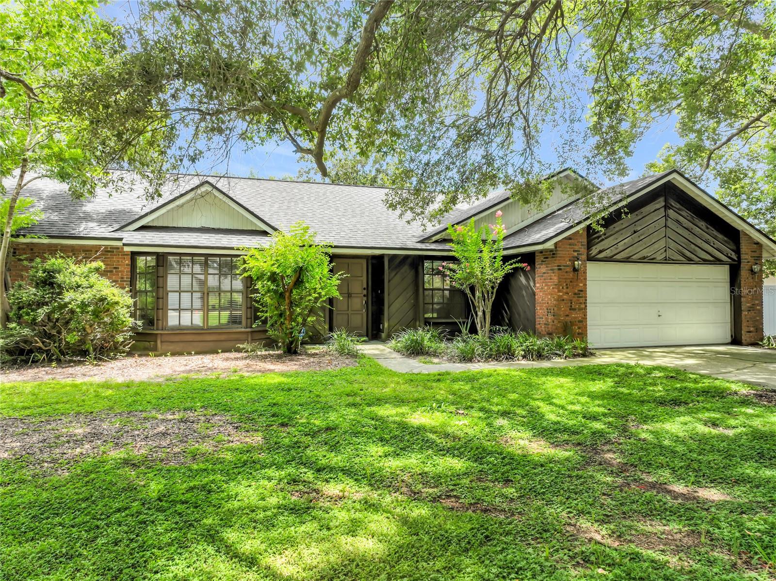 1532 SACKETT CIRCLE