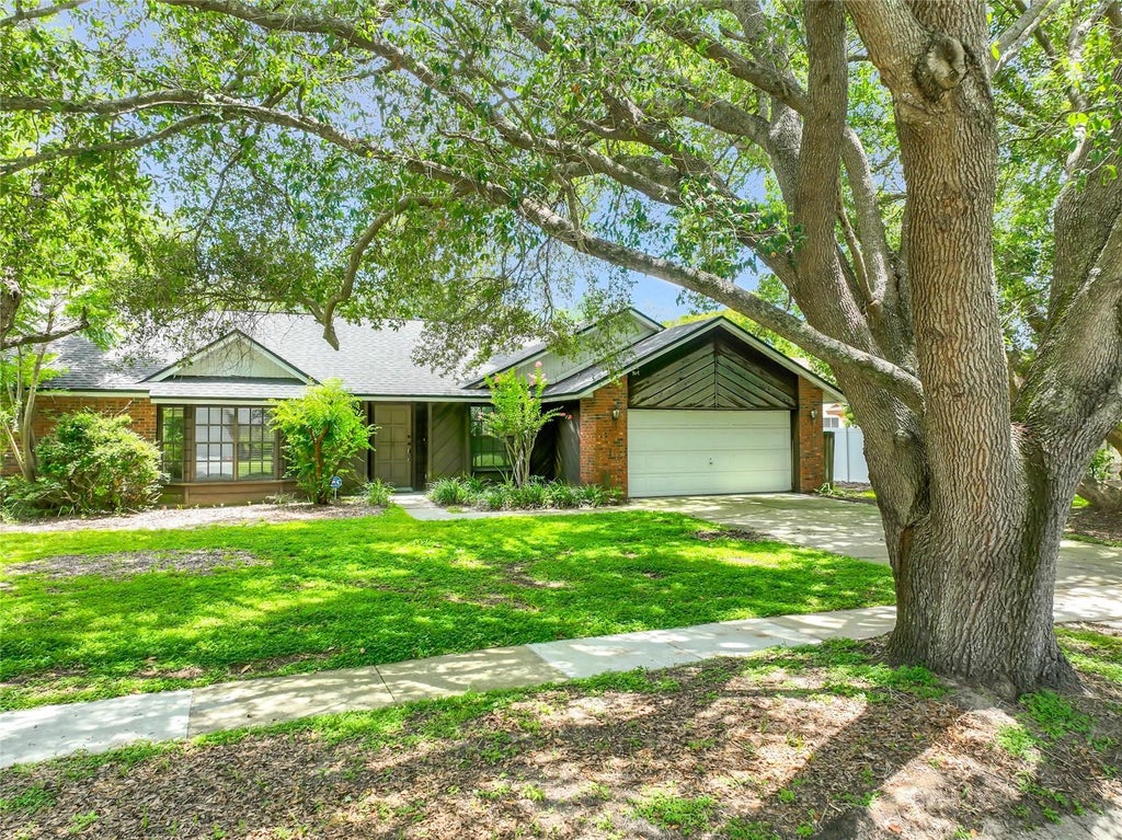 Photo of 1532 Sackett Circle, Orlando, FL 32818 (MLS # O6430179)