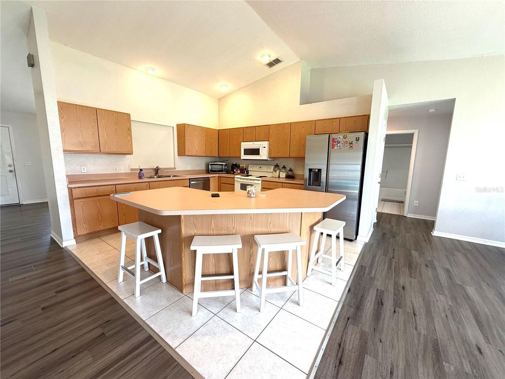 Photo of 106 Eagle Point Boulevard, Auburndale, FL 33823 (MLS # S5144828)