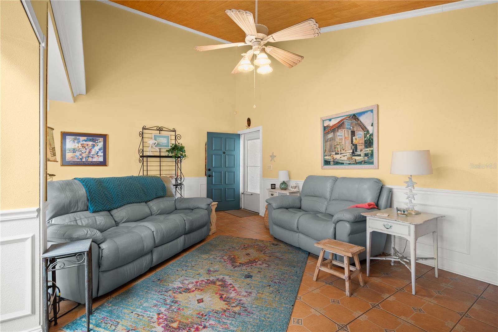2586 FOREST RUN COURT