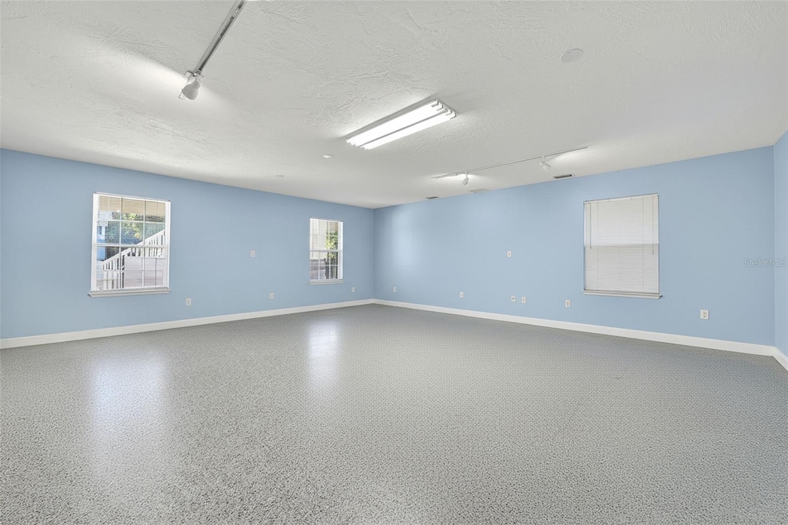 LAKES ESTATES 3 OF SARASOTA - Residential