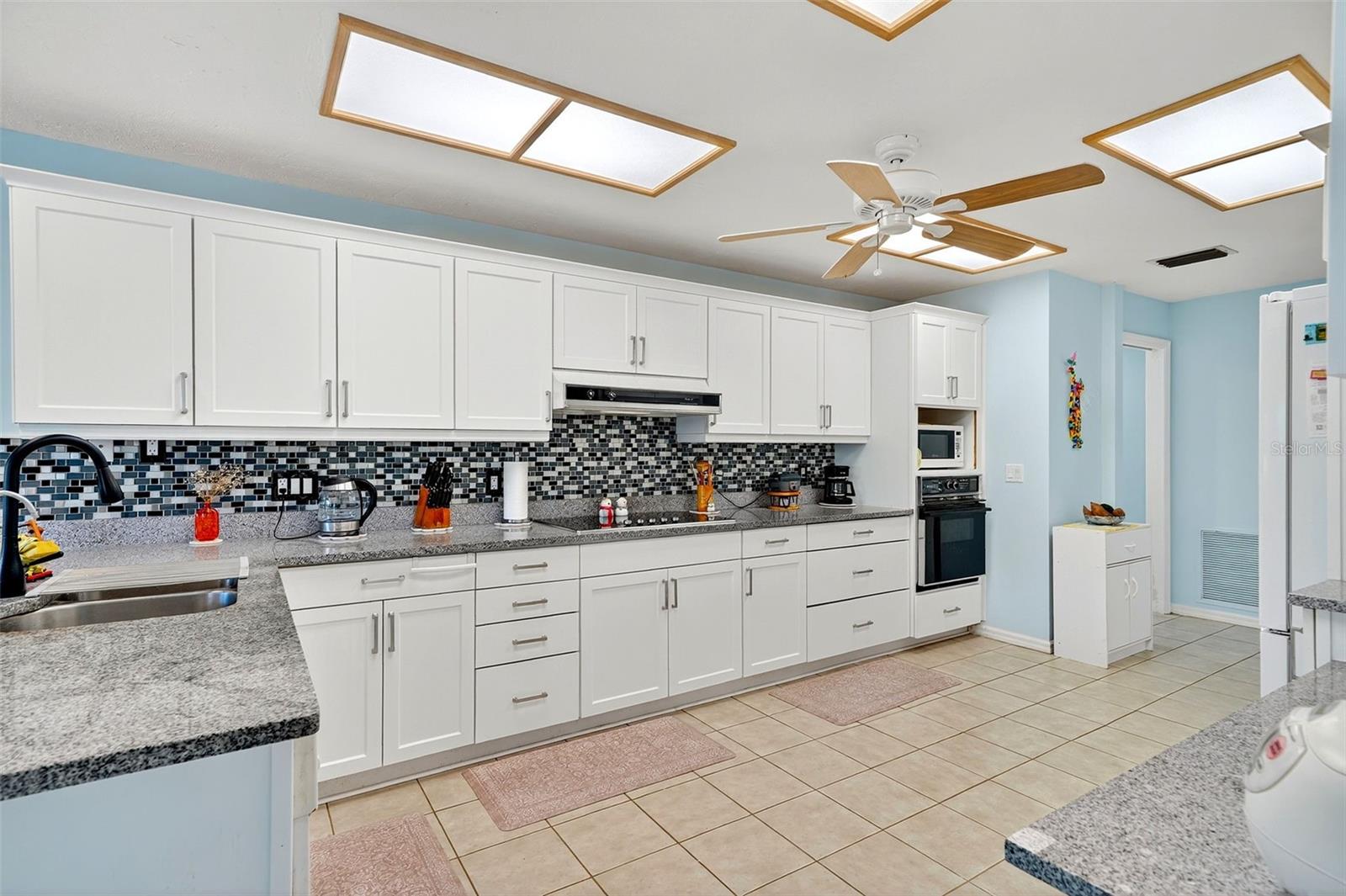 LAKES ESTATES 3 OF SARASOTA - Residential