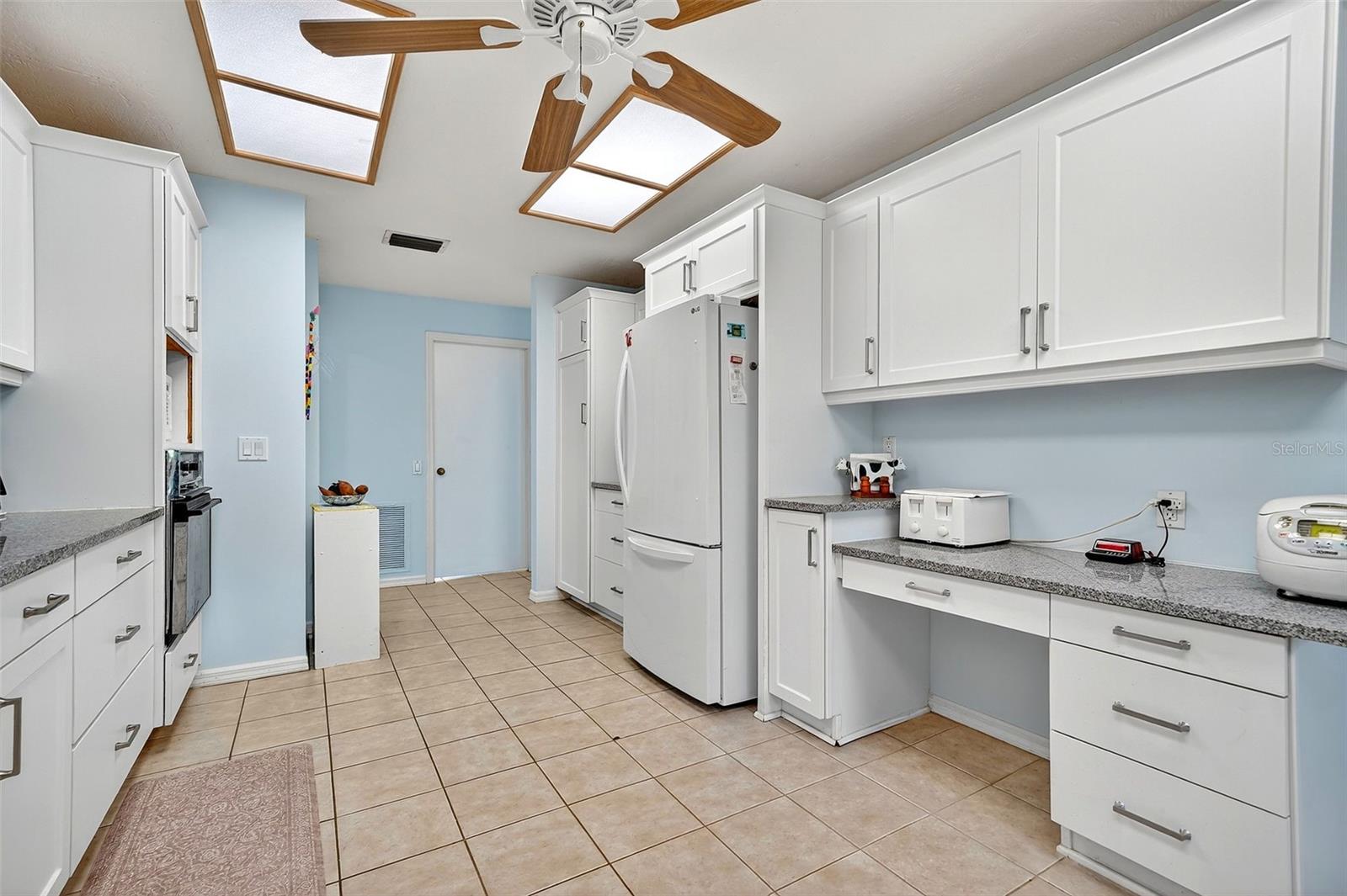 LAKES ESTATES 3 OF SARASOTA - Residential