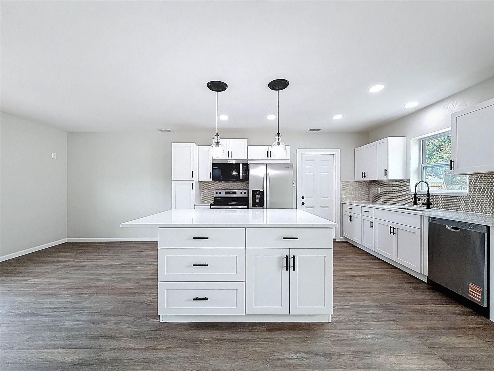 JUNGLE COUNTRY CLUB 4TH ADD - Residential