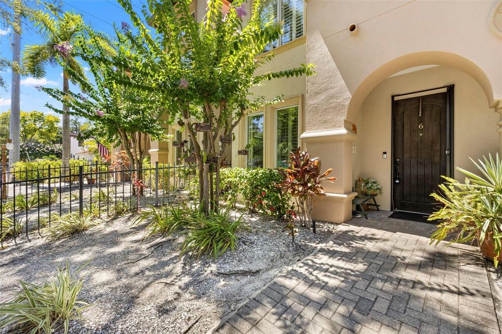 Photo of 3819 W Dale Avenue #6, Tampa, FL 33609 (MLS # TB8523526)