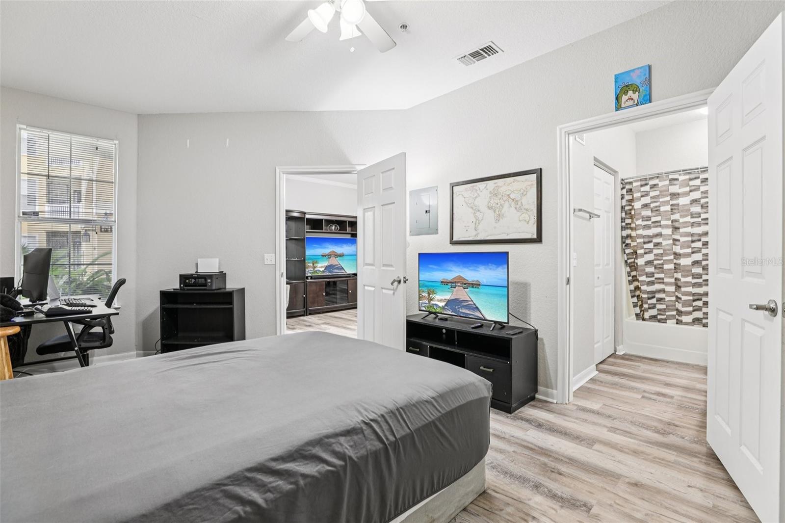 PARK NORTH/CHENEY PLACE - Residential Lease