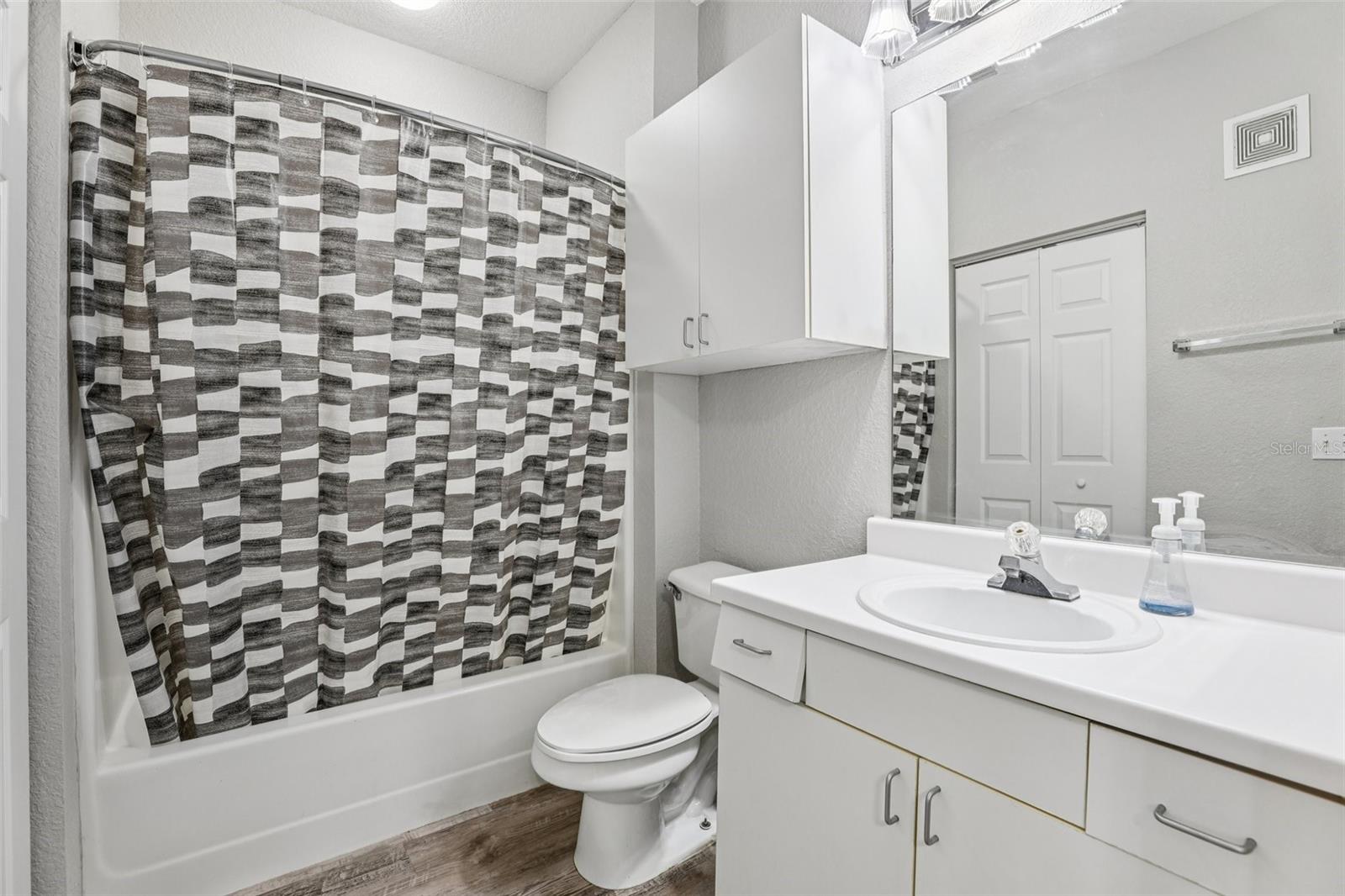 PARK NORTH/CHENEY PLACE - Residential Lease