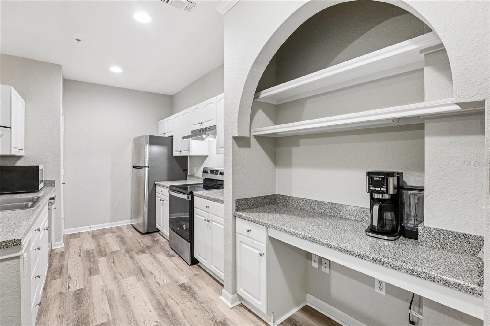 PARK NORTH/CHENEY PLACE - Residential Lease