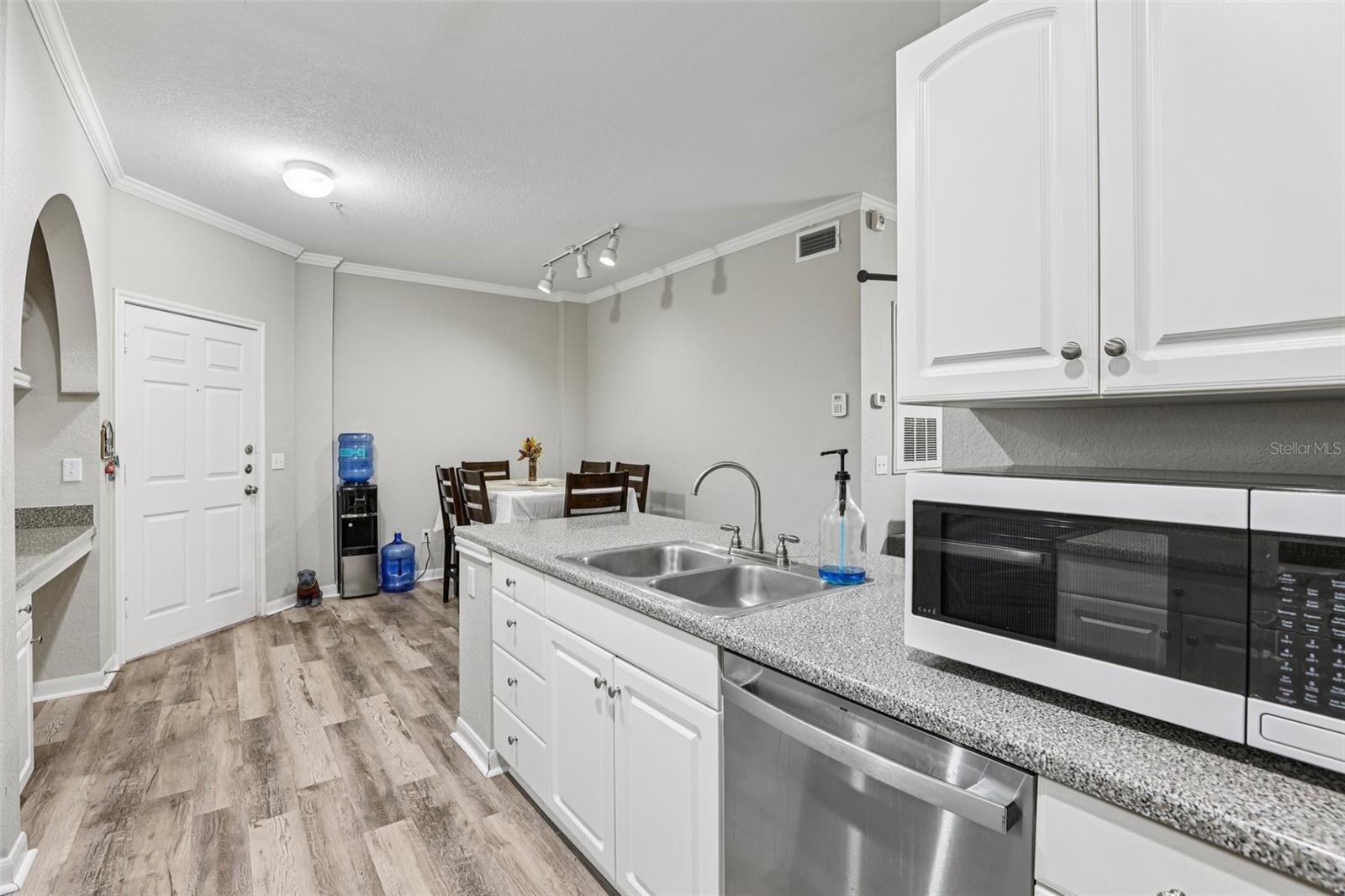 PARK NORTH/CHENEY PLACE - Residential Lease