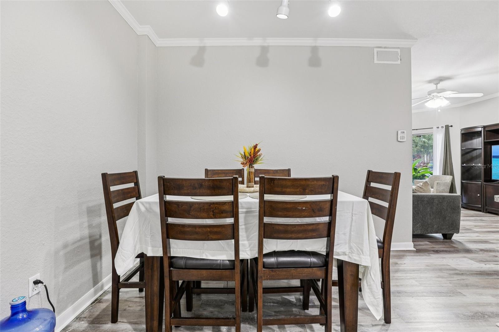 PARK NORTH/CHENEY PLACE - Residential Lease