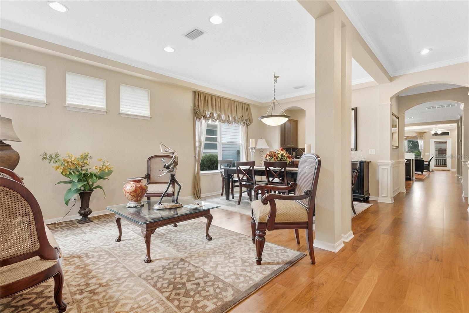 6712 THORNHILL CIRCLE
