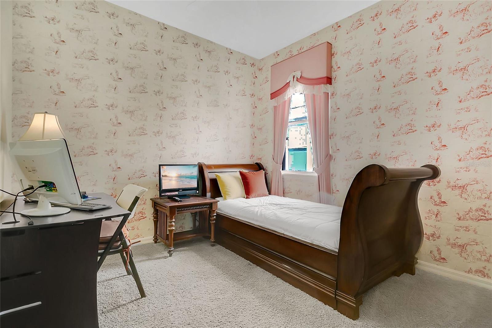 LAKES WINDERMERE PH 01 49 108 - Residential