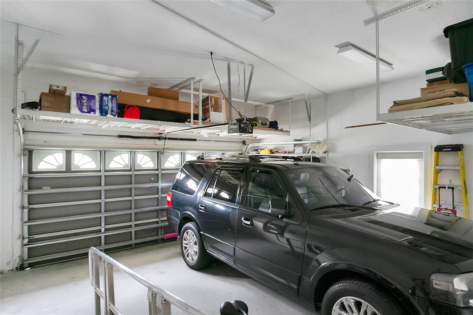 LAKES WINDERMERE PH 01 49 108 - Residential