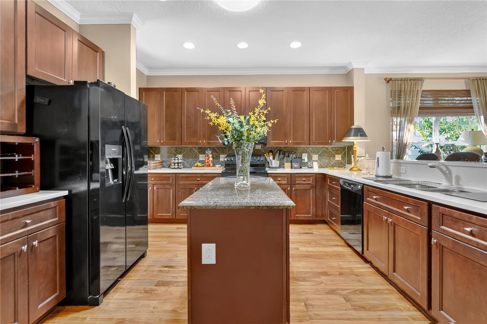 LAKES WINDERMERE PH 01 49 108 - Residential